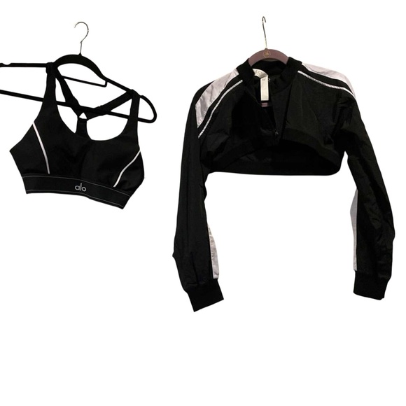 NWT Alo yoga airlift suit up bra BLACK / WHITE Size: M - Picture 1 of 5